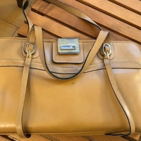 Due Torri Italian Yellow Leather Vintage Hand Bag - Picture 3 of 10